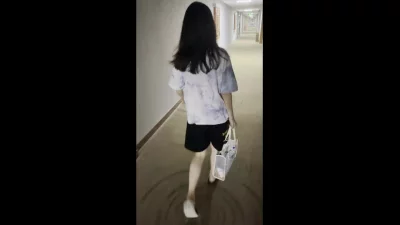 穿着居家服来酒店被我草了！！（真实良家勿比较）